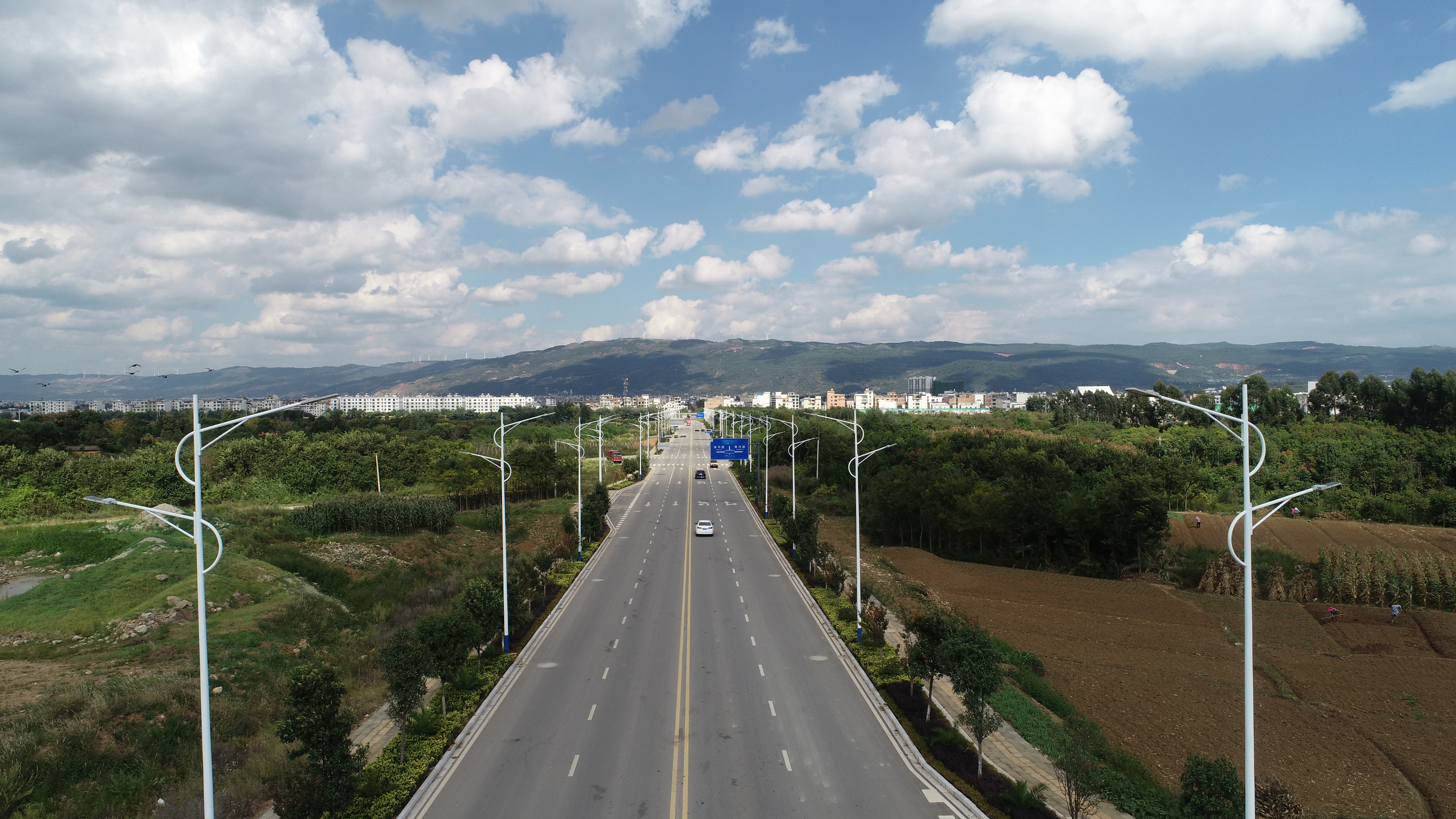 曲靖市麒麟?yún)^(qū)南部新城薊河路市電路燈項(xiàng)目