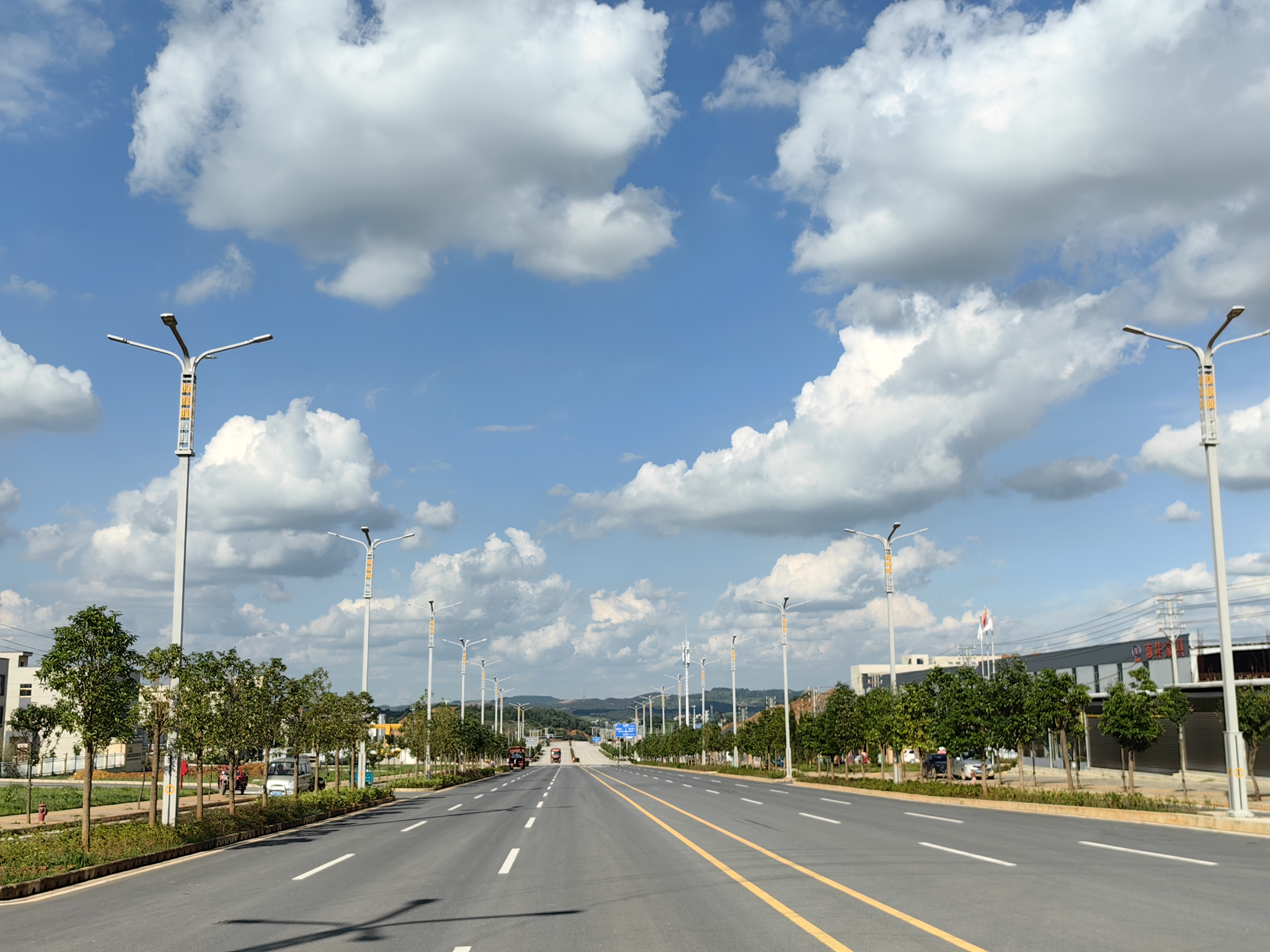 曲靖市馬龍工業(yè)園紅橋片區(qū)市電路燈項(xiàng)目